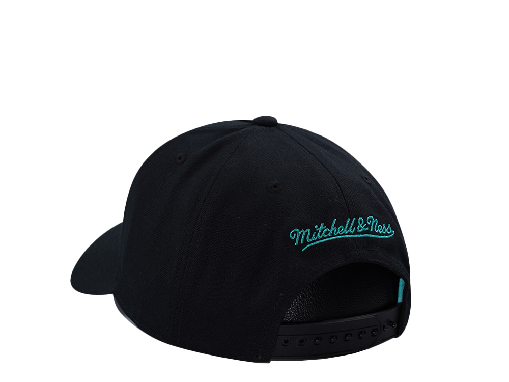 Mitchell & Ness Vancouver Grizzlies Hardwood Classics 404 Club Camo Black Edition Pro Pinch Fit Snapback Cap