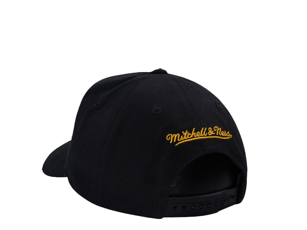 Mitchell & Ness Boston Bruins Black Pro Pinch Fit Snapback Cap