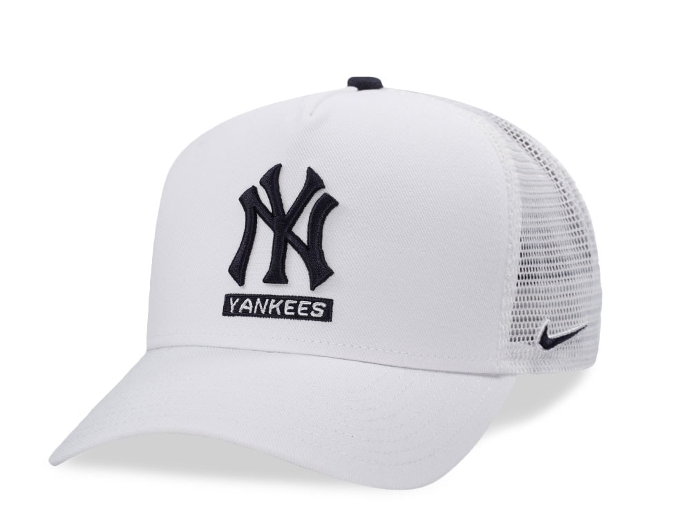 Nike New York Yankees Primetime Dri-Fit Rise White Edition Trucker Snapback Cap