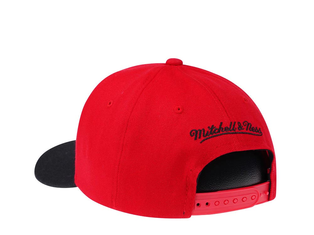Mitchell & Ness Atlanta Hawks Two Tone Red Line Solid Flex Snapback Cap