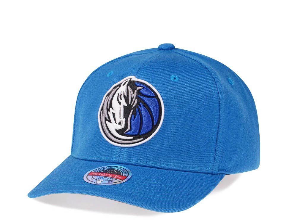 Mitchell & Ness Dallas Mavericks Team Ground Red Line Solid Flex Snapback Cap