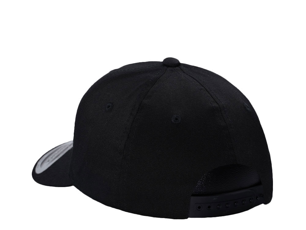 Yupoong Basic Black Curved Snapback Cap
