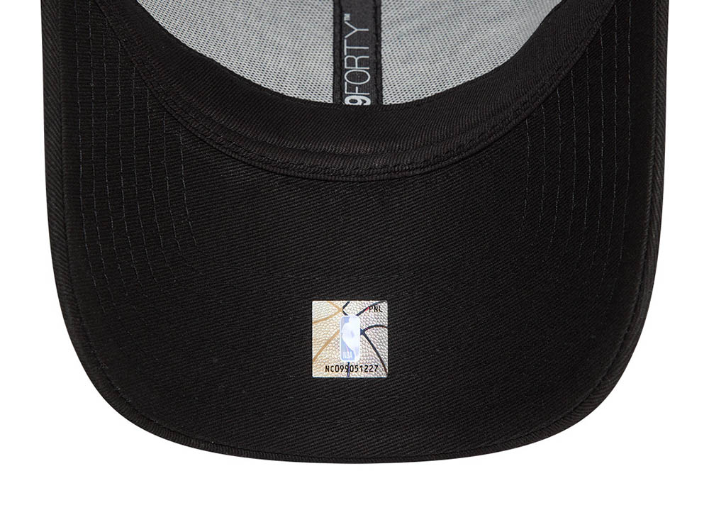 New Era Chicago Bulls NBA Essential Black 9Forty Strapback Cap