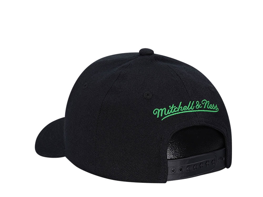 Mitchell & Ness Boston Celtics High Crown 6 Panel Classic Red Line Flex Snapback Cap