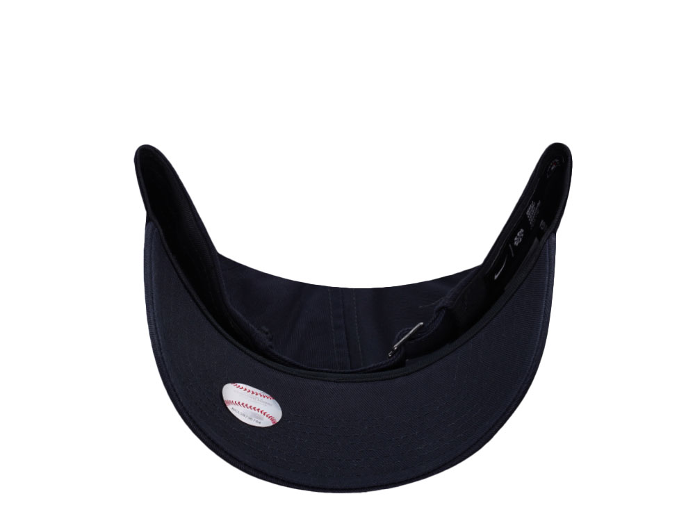 Nike New York Mets Club Black Edition Strapback Cap