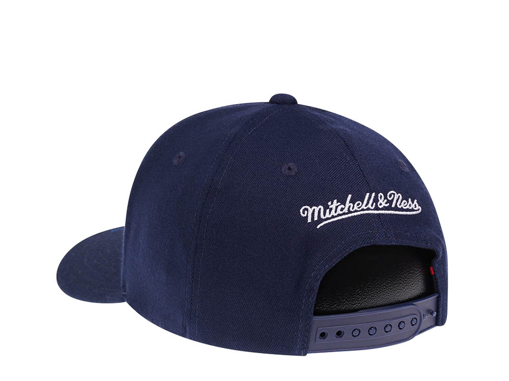 Mitchell & Ness Brooklyn Nets Team Ground Red Line Solid Flex Snapback Cap