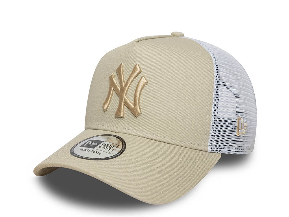 New Era New York Yankees League Essential Creme 9Forty A Frame Trucker Snapback Cap