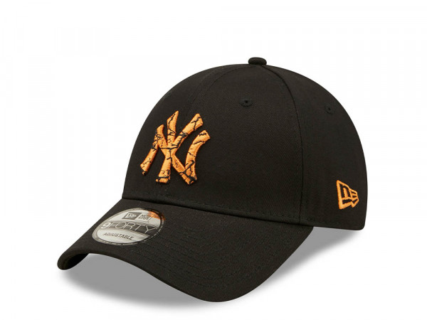 New Era New York Yankees Black Marble Infill Edition 9Forty Strapback Cap