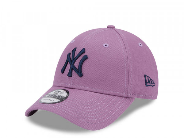 New Era New York Yankees League Essential Purple 9Forty Strapback Cap