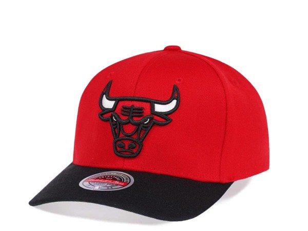 Mitchell & Ness Chicago Bulls Team Two Tone Red Line Solid Flex Snapback Cap